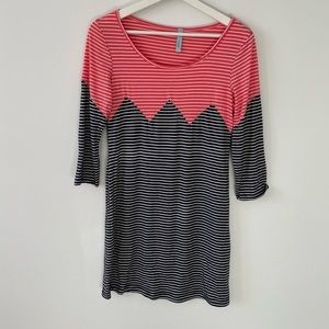 𝅺Loila Striped ZigZag Tunic